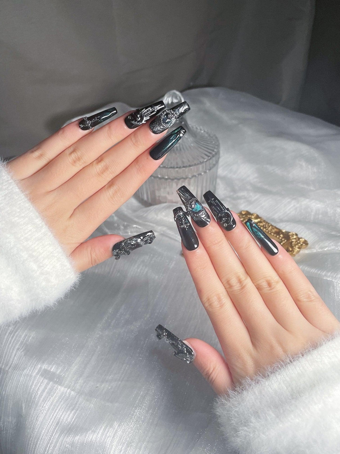 3247 Verzaubertes Ebenholz