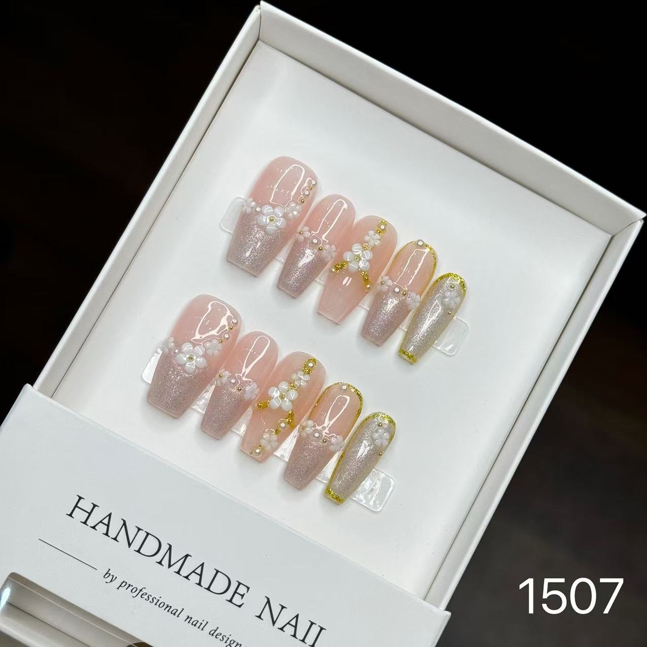 1507 "Blossom Bouquet"