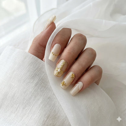 Barockes Gelübde – Elfenbein-Gold Kreuz Press-On Nägel