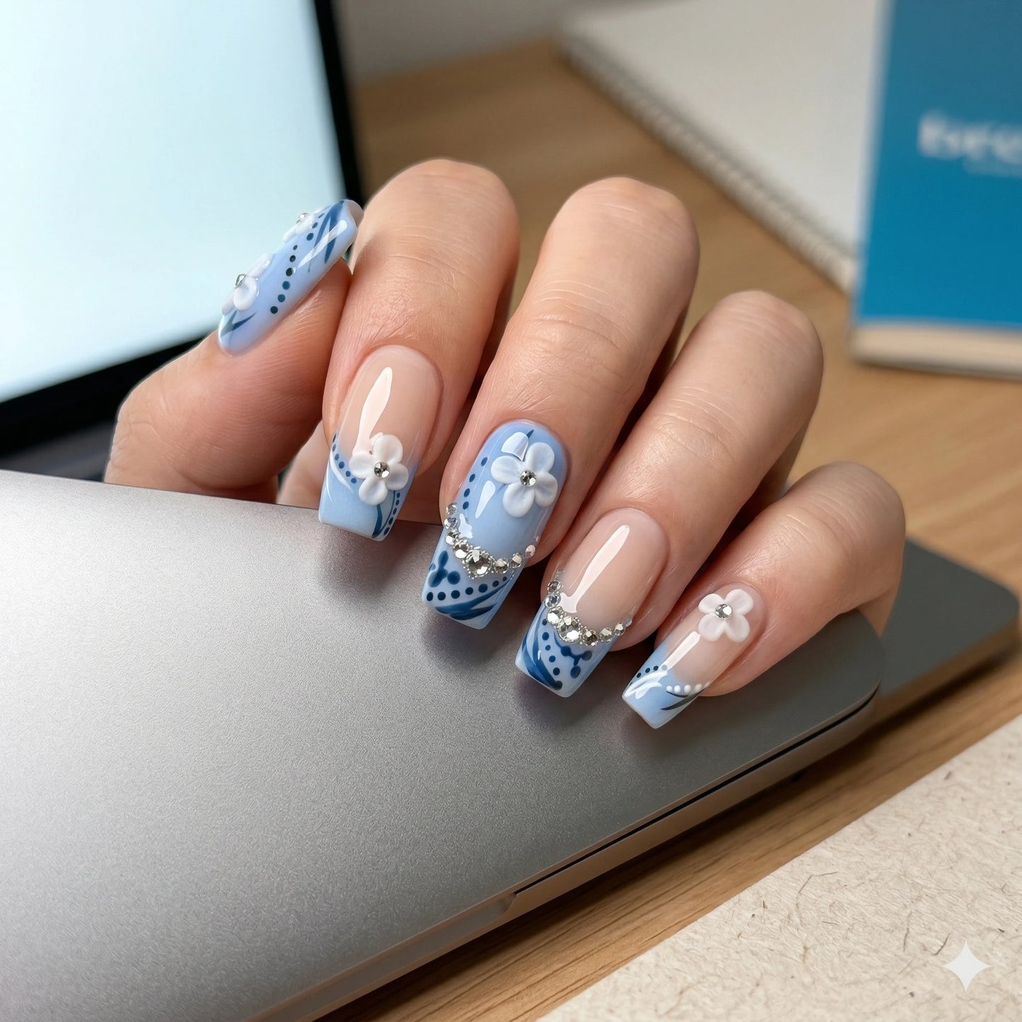 Azure Blossom – Himmelblaue Press-On Nägel
