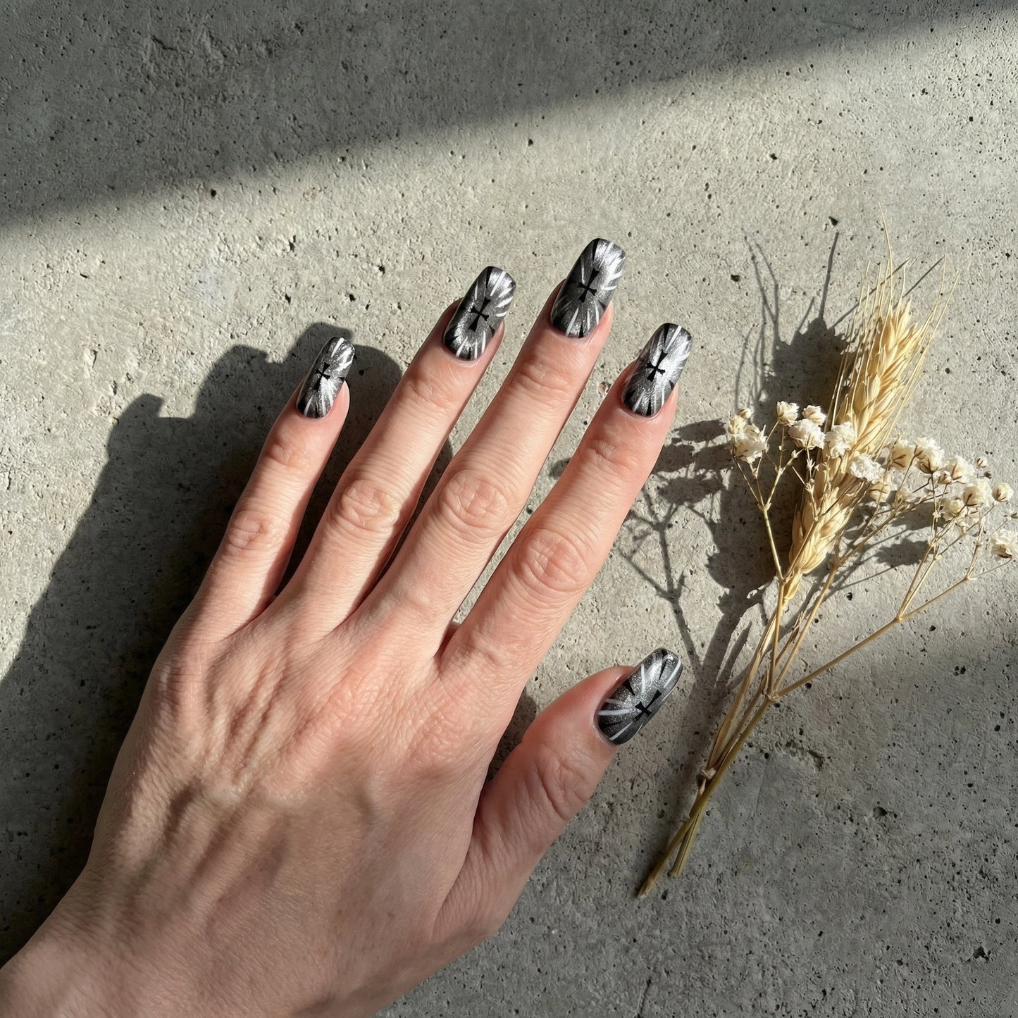 Sacred Eclipse – Gothic Cross Cat Eye Press-On Nails