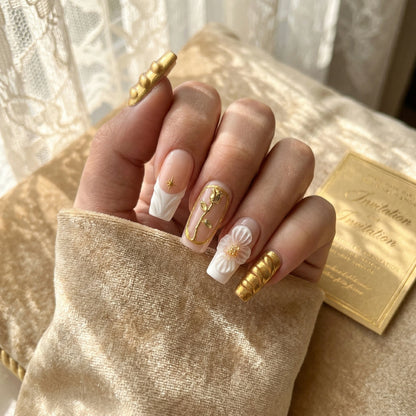 Gilded Rose – Gold Floral Press-On Nails