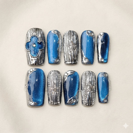 Sapphire Sovereign – Blue Chrome Quatrefoil Press-On Nails