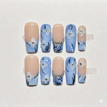 Azure Blossom – Himmelblaue Press-On Nägel